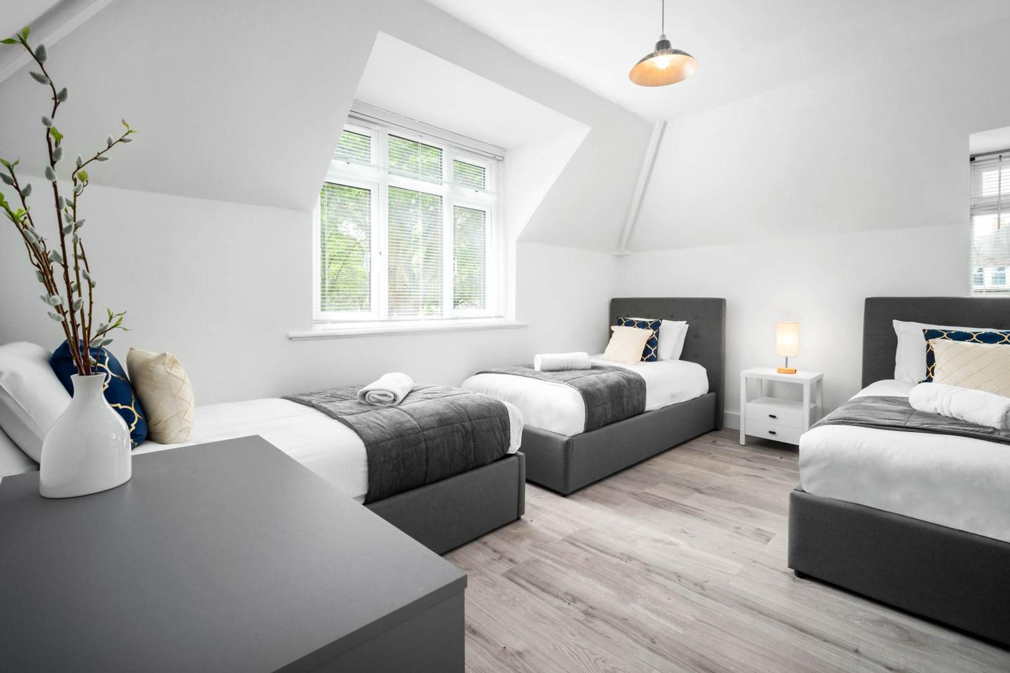 Three Bedroom House - Parking & Garden - Netflix - Wifi - Great Location - 215R Birmingham Eksteriør billede