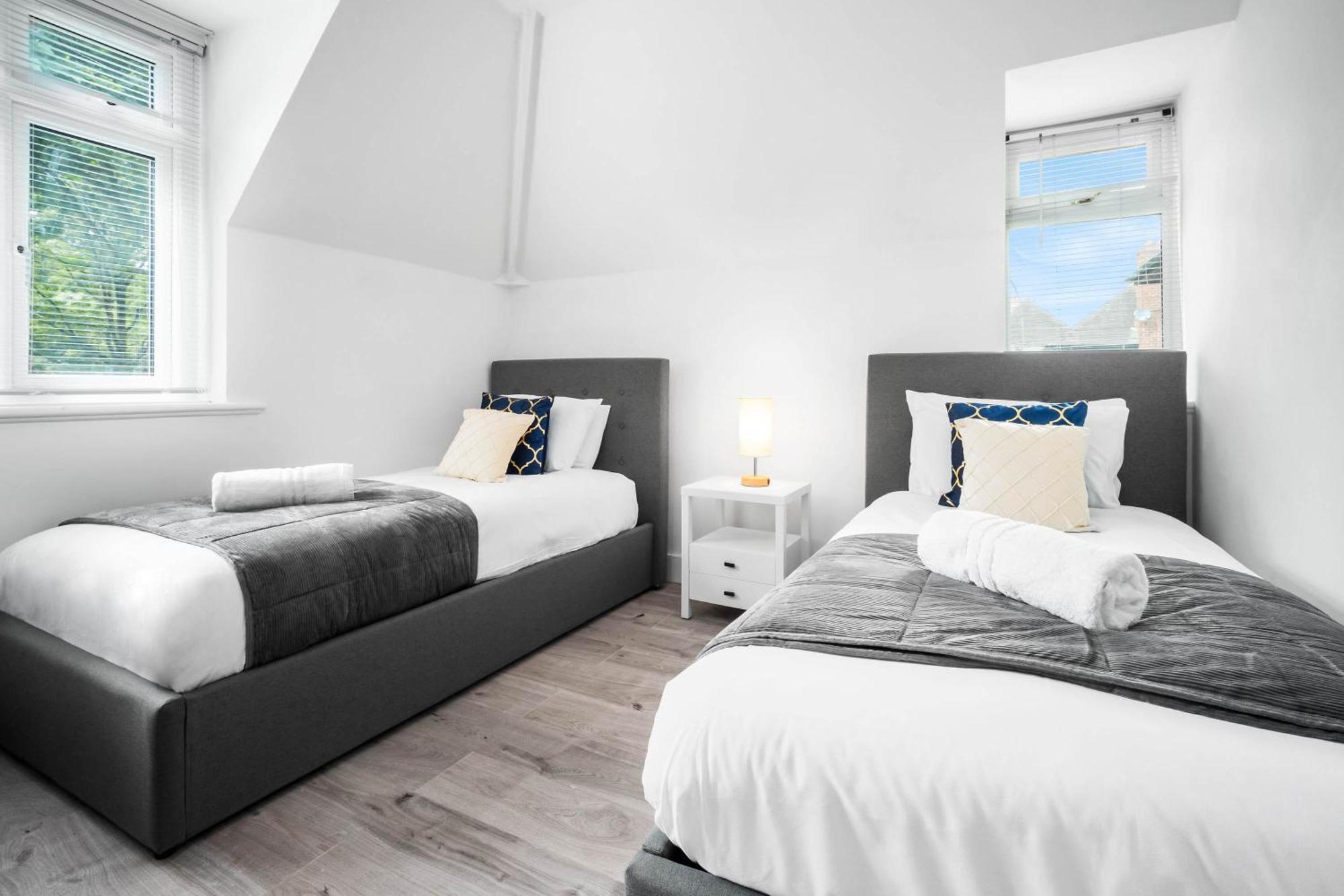 Three Bedroom House - Parking & Garden - Netflix - Wifi - Great Location - 215R Birmingham Eksteriør billede